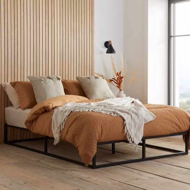 Birlea Soho Metal Platform Double Bed - Black, W/D/H: 140 x 200 cm