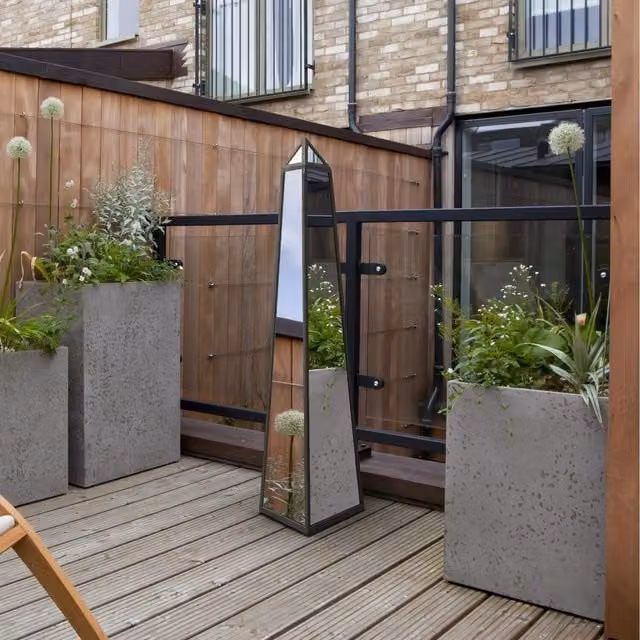 MirrorOutlet Black Metal Edged Mirrored Obelisk Garden Ornament, Height: 120 cm