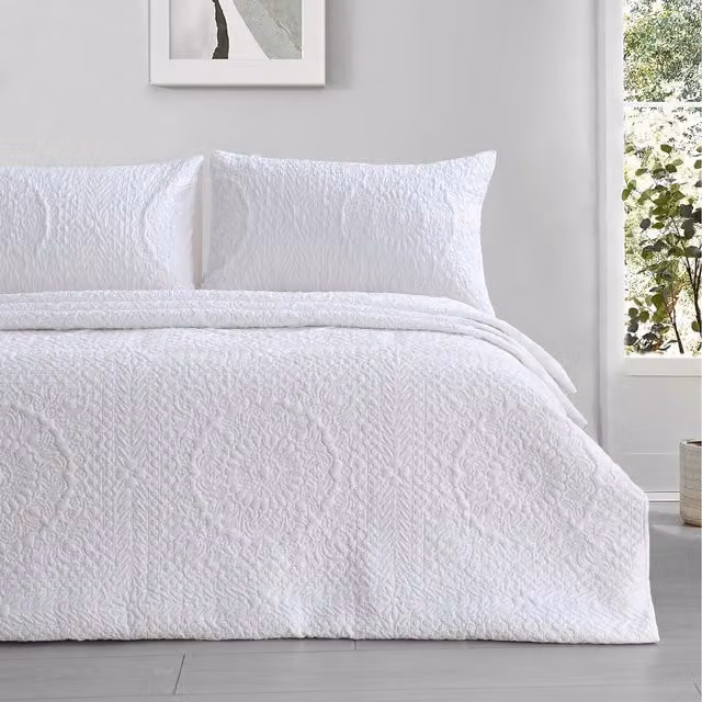 Velosso Deluxe Quilted Grandeur Pinsonic Bedspread Set in White