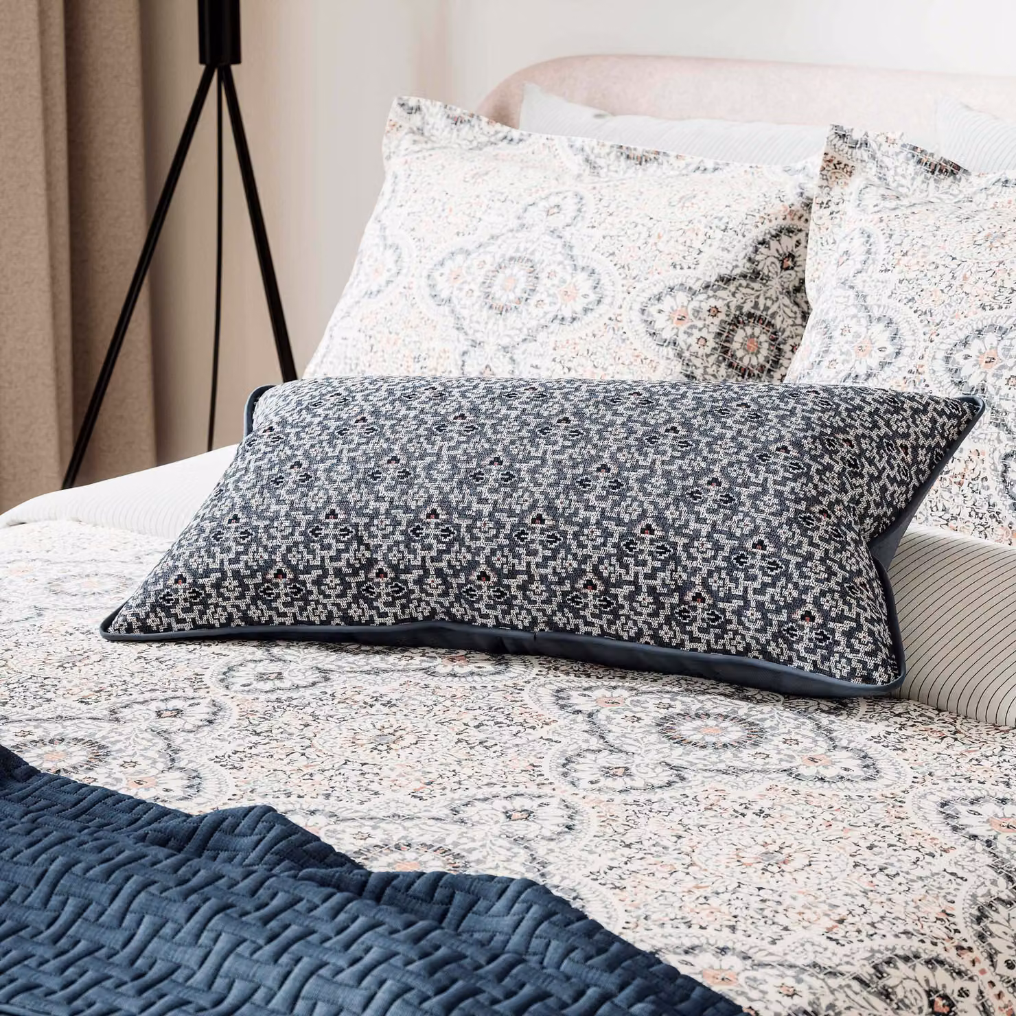 Bedeck of Belfast Nena Reversible Single Duvet Cover and Pillowcase Set, Blue Floral Cotton Percale, W: 90 cm, L: 200 cm – 2
