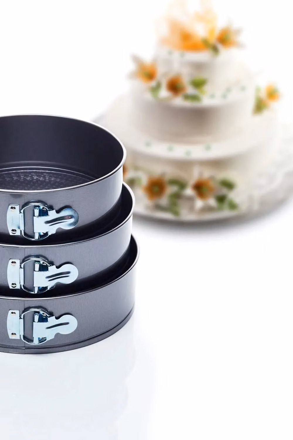 KitchenCraft Non-Stick Round Springform Cake Tin Set of 3 in Black and Grey – 6