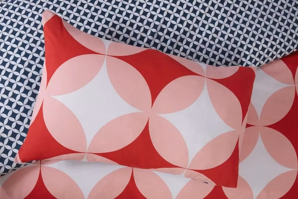 Rapport Home Geo Polycotton Reversible Duvet Cover and Pillowcase Set in Red, W: 140 cm, H: 200 cm – 2