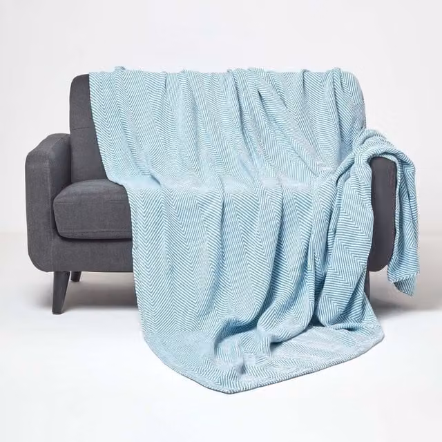 Homescapes Chevron Woven Cotton Throw in Petrol and Grey, W/D/H: 150 x 200 x 1 cm