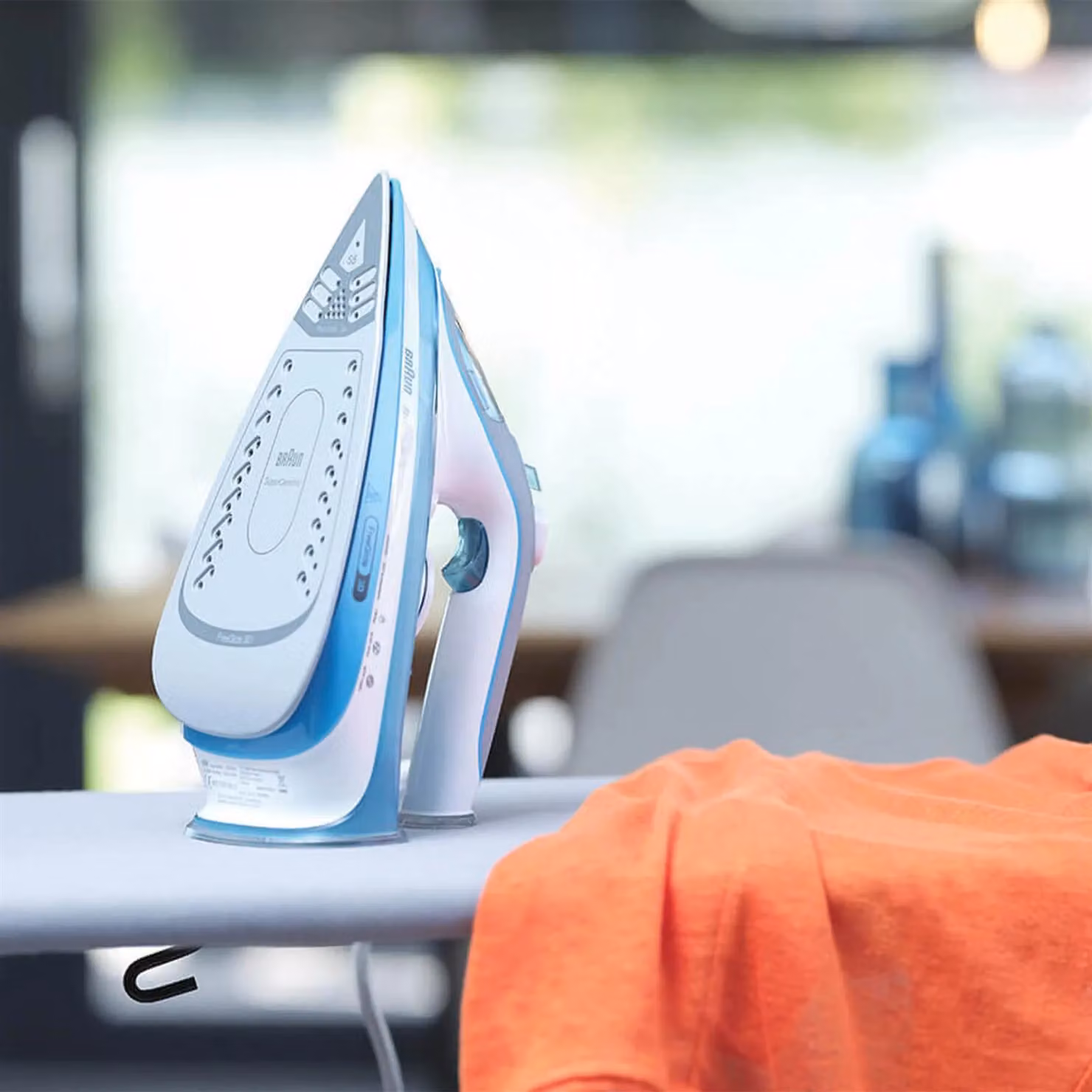 Braun Texstyle 5 Steam Iron, 2500W, Blue and Black – 2
