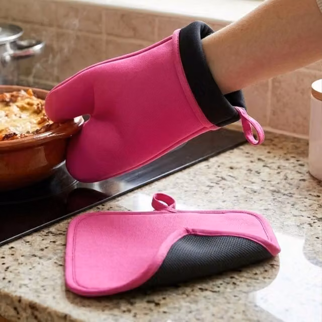 Orsina Premium Hot Pink Neoprene Oven Glove and Pot Holder Set – 2