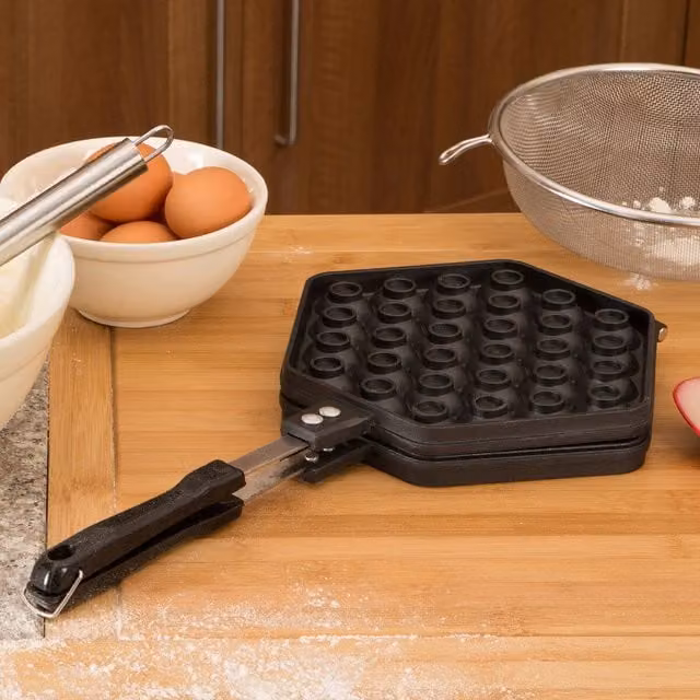 Orsina Hexagonal Eggette Waffle Maker and Bubble Waffle Griddle with Bakelite Handle and Secure Lock in Black