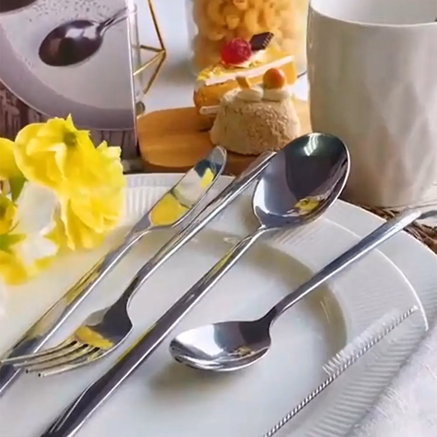 Glim & Glam 32 Piece Stainless Steel Slim Cutlery Set in Silver – 3
