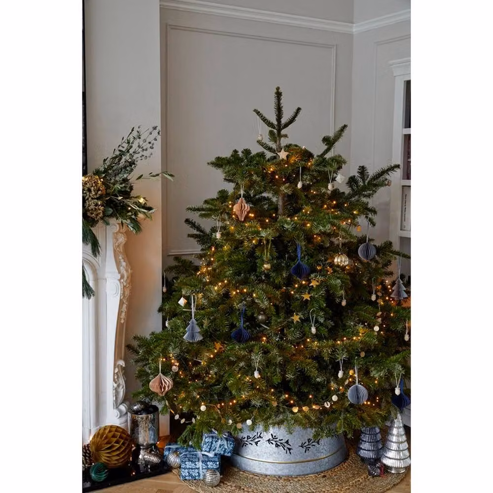Lemon Pavilion Mistletoe Tree Skirt, Galvanised Iron in Grey, W67 x D25 x H67 cm – 1