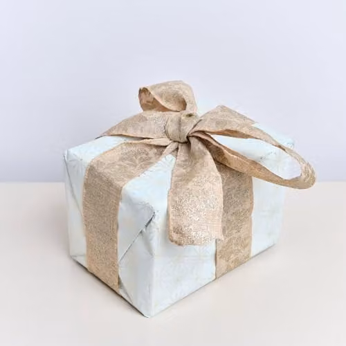 Melody Maison Large Pale Champagne Floral Glittered Wired Ribbon Garland in Beige, 270cm