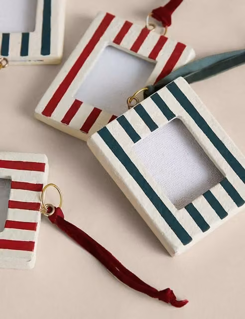 M&S 4 Pack Striped Paper Hanging Photo Frame Decorations in Multicolour and White