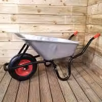 Samuel Alexander Heavy Duty Galvanised Metal Garden Wheelbarrow with Pneumatic Tyre, Silver, 90 Litre, 150kg Capacity, W/D/H: 61.0 x 57.0 x 23.0 cm – 9