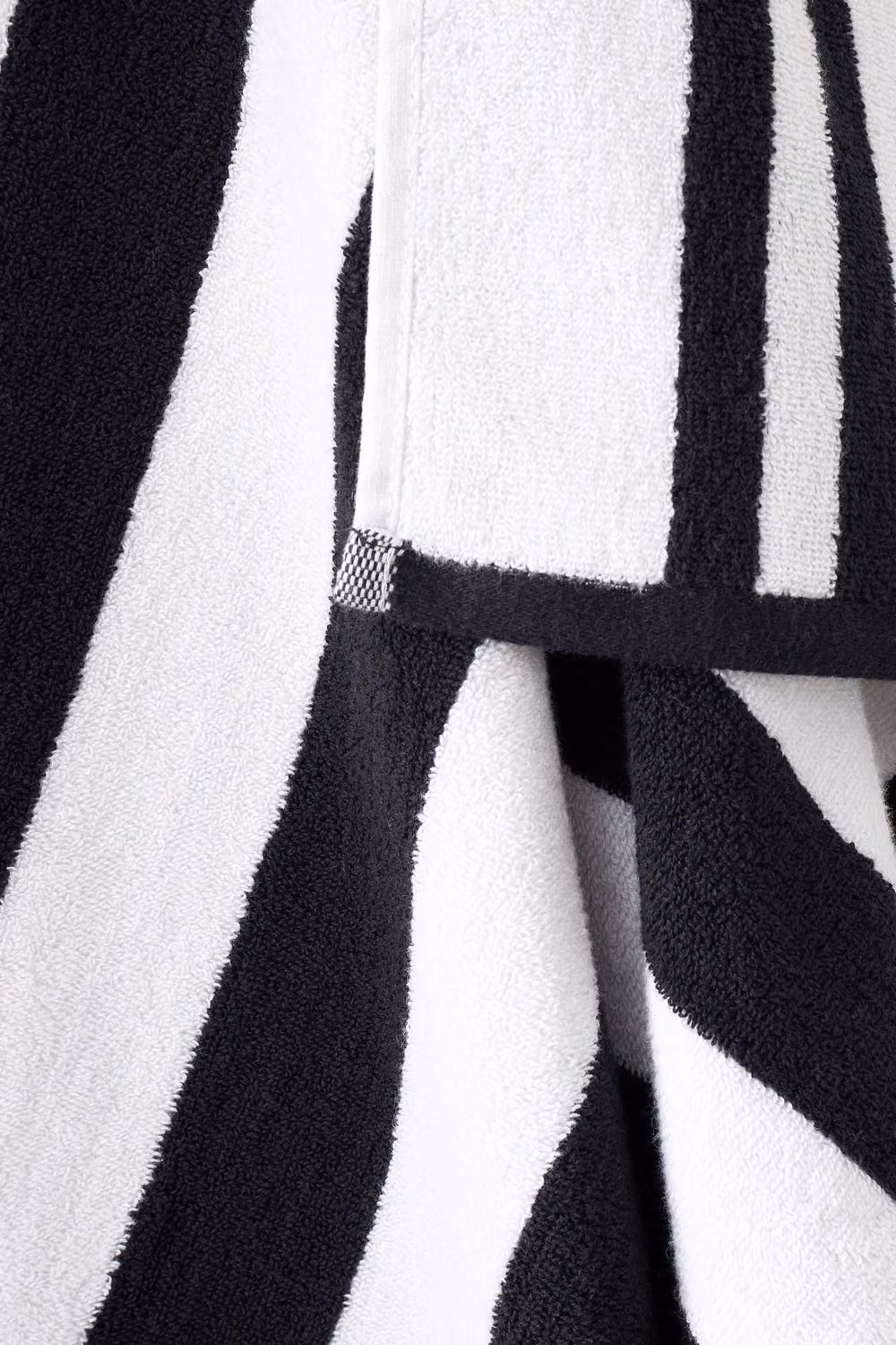 Bianca Reversible Stripe Cotton Jacquard Hand Towel in Black W/D/H: 50 x 90 cm – 2