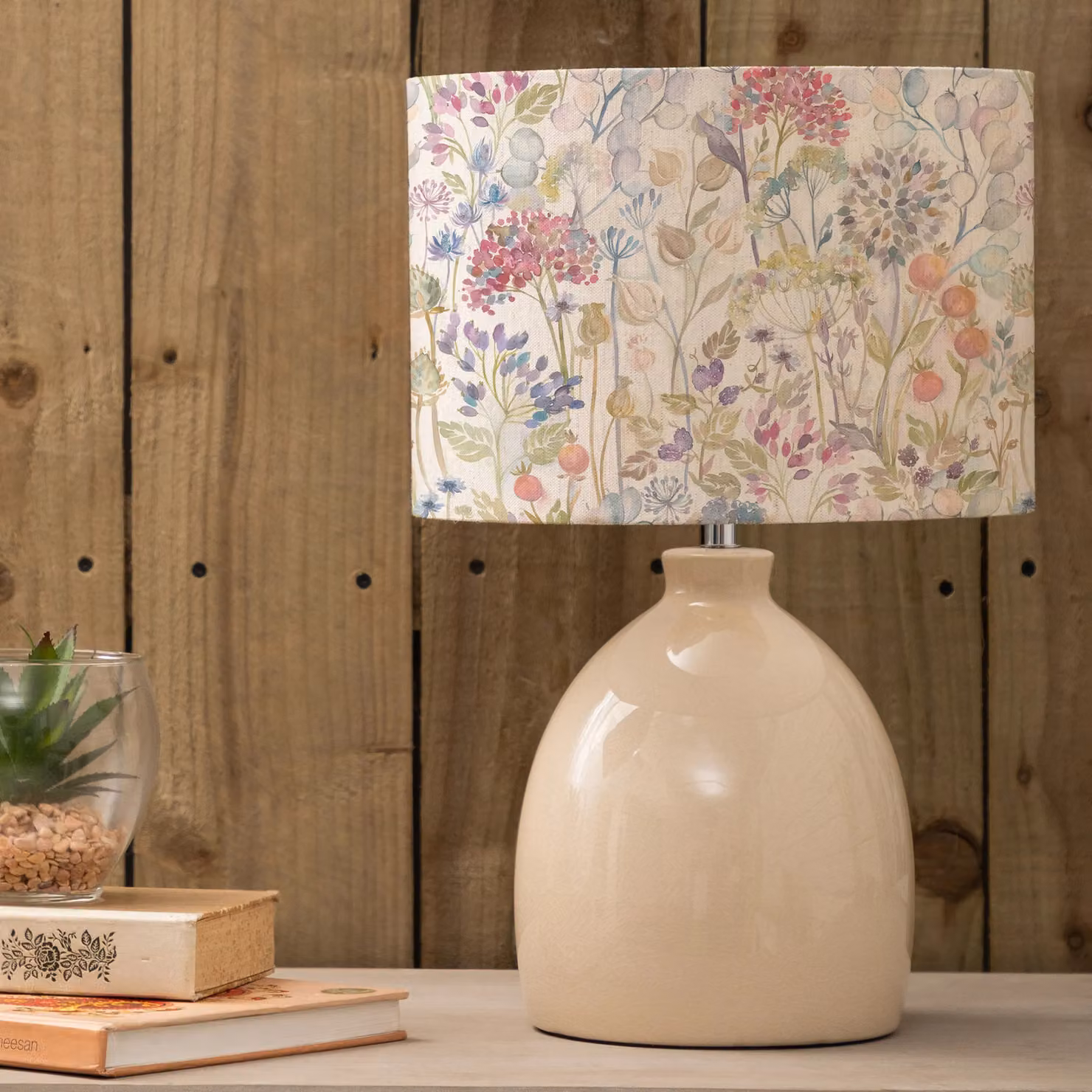 Voyage Maison Leura Ceramic Table Lamp with Hedgerow Eva Fabric Lampshade in Beige and Multicolour – 2