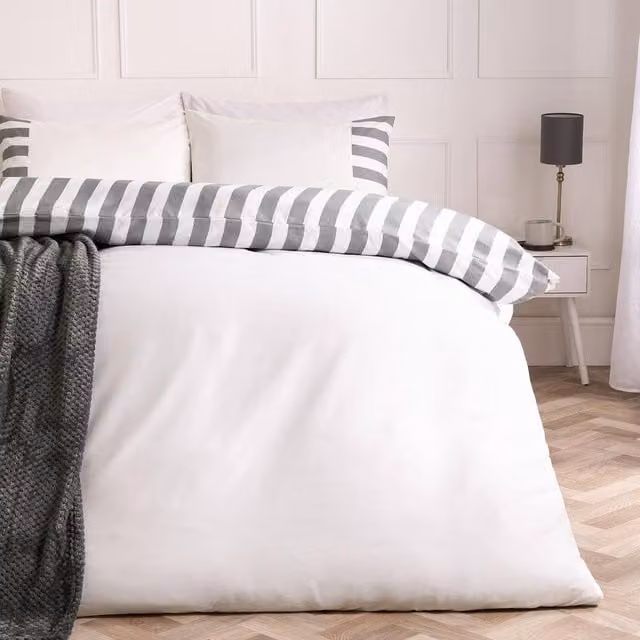 OHS White Microfibre Striped Edge Bedding Set with Duvet Cover and Pillowcase, W/D/H: 180 x 200 cm