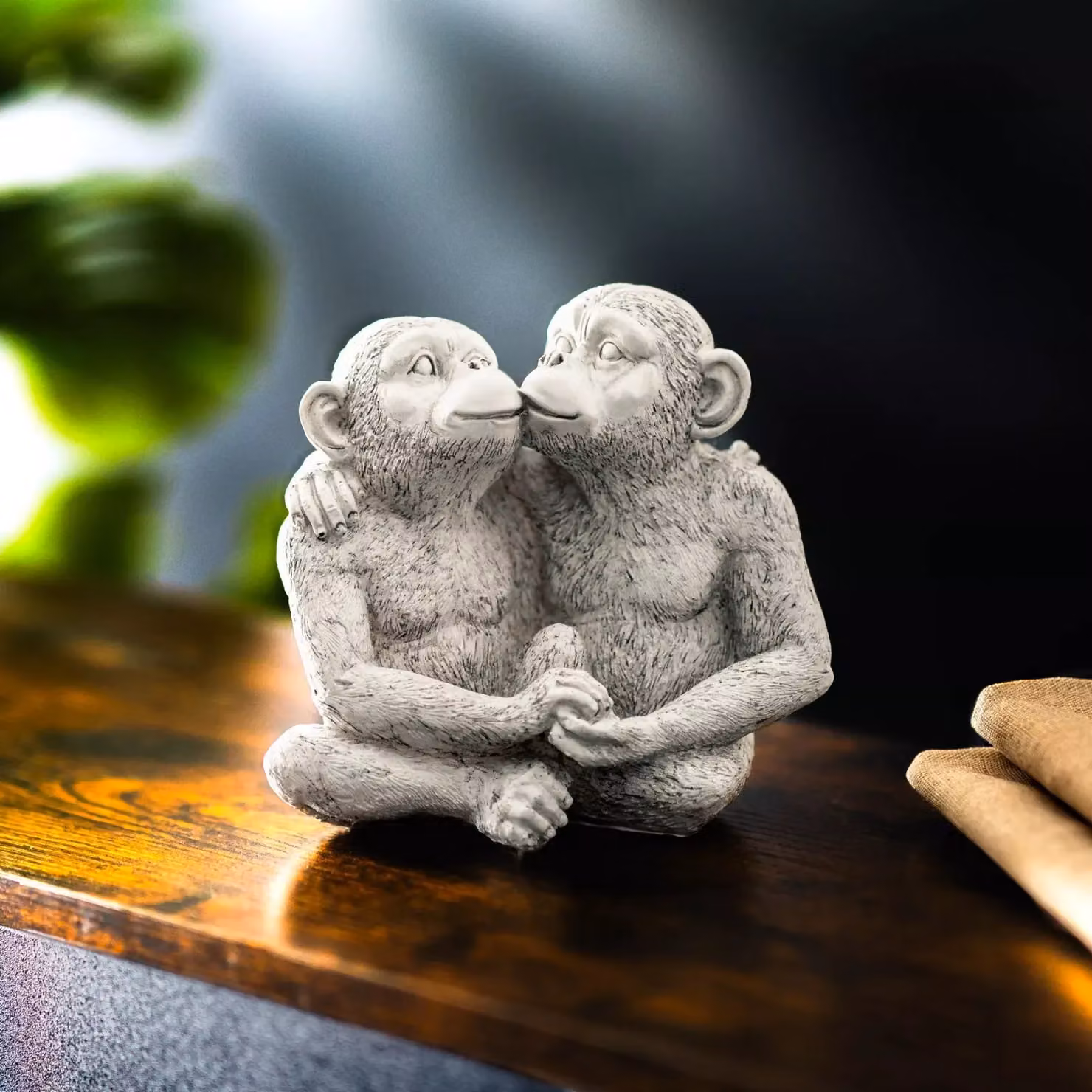 Marco Paul Kissing Chimps Monkey Garden Ornament Statue in Grey Stone Resin – 5