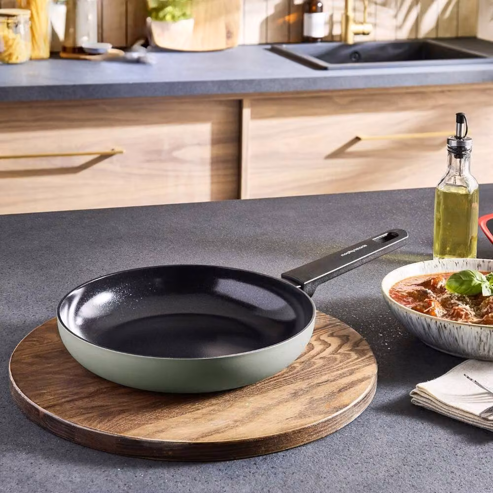 Morphy Richards Green Aluminium Frying Pan with Ceramic Coating, Diameter: 24 cm – 9