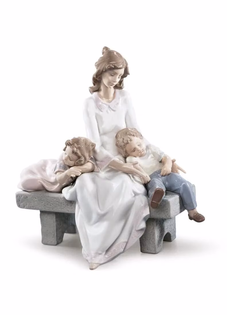 Lladró An Afternoon Nap Mother Porcelain Figurine in White