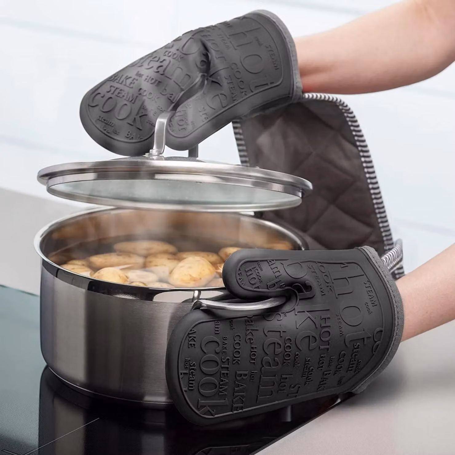 Zeal Steam Stop Non-Slip Waterproof Silicone Double Oven Gloves in Dark Grey – 3