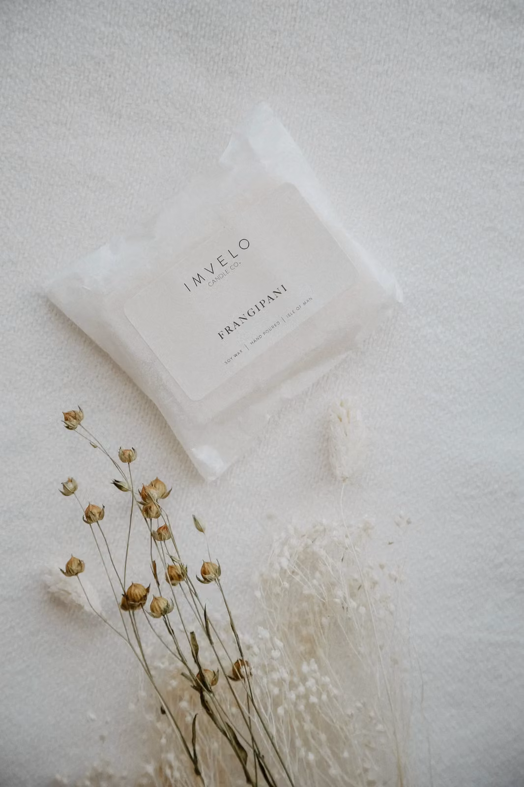 Imvelo Candle Co Frangipani Soy Wax Melts in White with Fruity, Floral and Gourmand Notes – 2