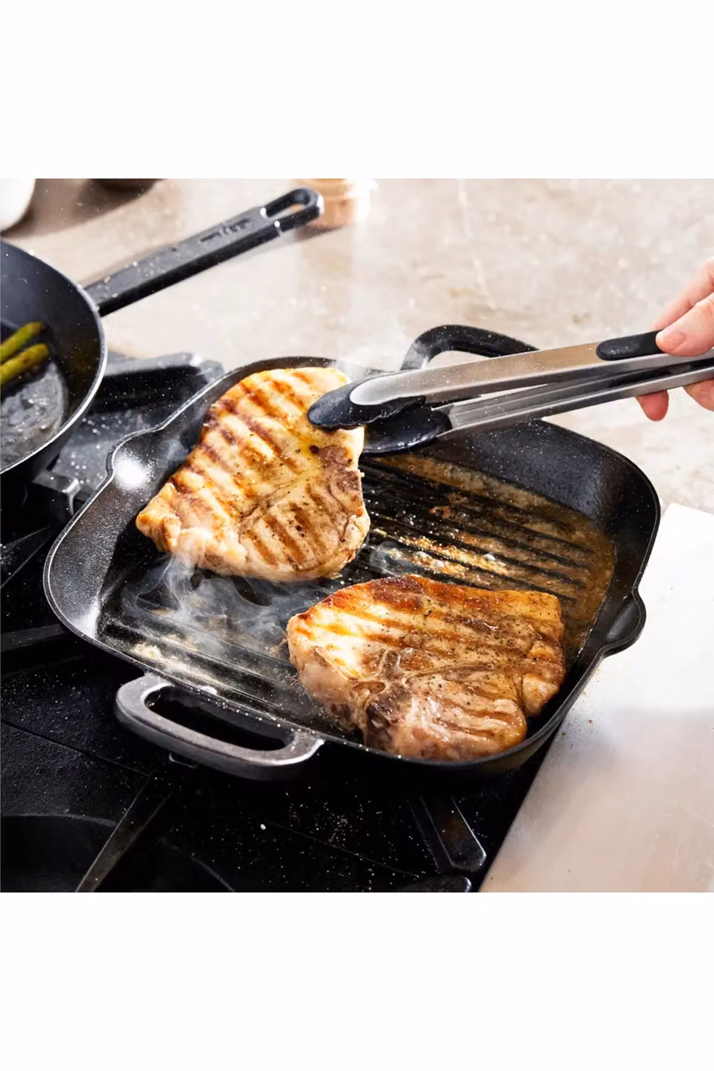 Living and Home Pre-Seasoned Cast Iron Grill Pan with Dual Handles and Pouring Spout, Black – 4