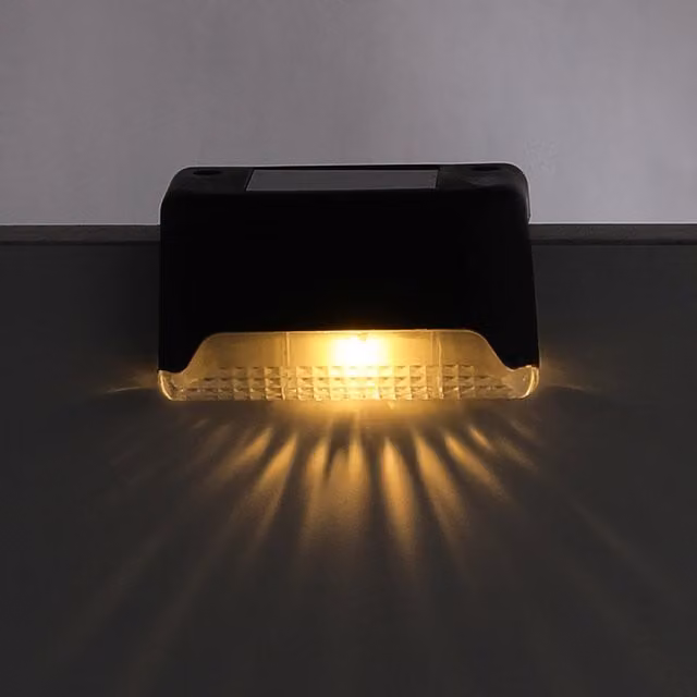 Livingandhome Solar-Powered Waterproof LED Step Light with Dusk Sensor in Black