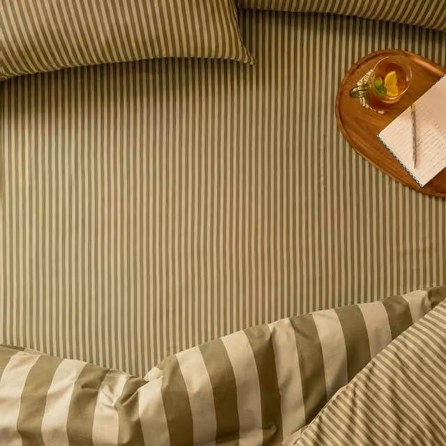 Furn Ultimate Stripe Fitted Sheet in Green, W/D/H: 140 x 200 cm
