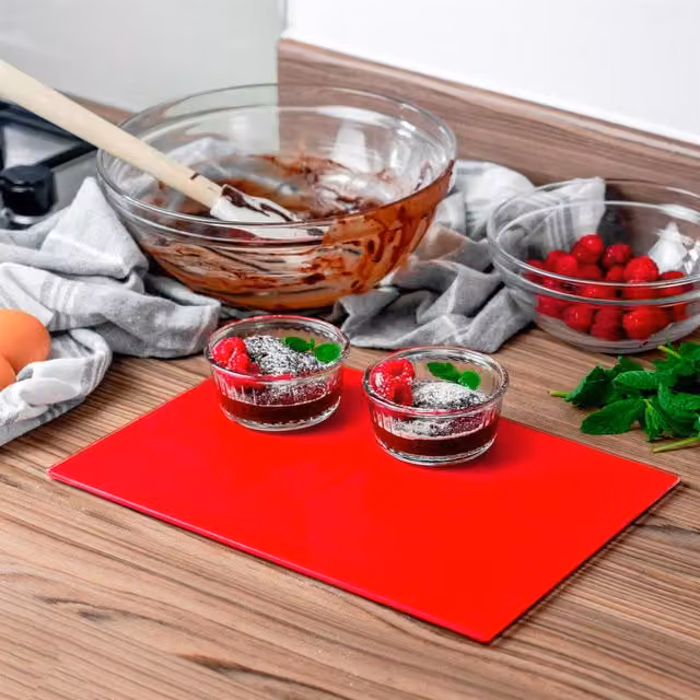 Harbour Housewares Red Rectangular Glass Chopping Board, W: 30 cm, D: 20 cm