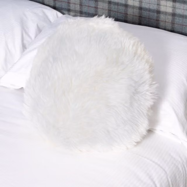 Native Natural White Round Sheepskin Cushion in Ivory, Diameter: 40 cm