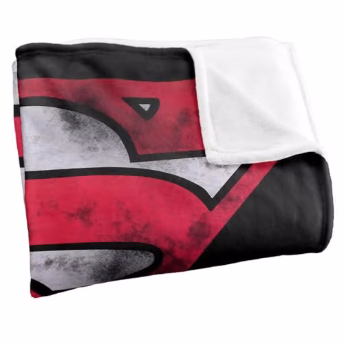 DC Comics Superman War Torn Shield Super Soft Fleece Throw Blanket, White, W/D/H: 152 x 127 cm – 3