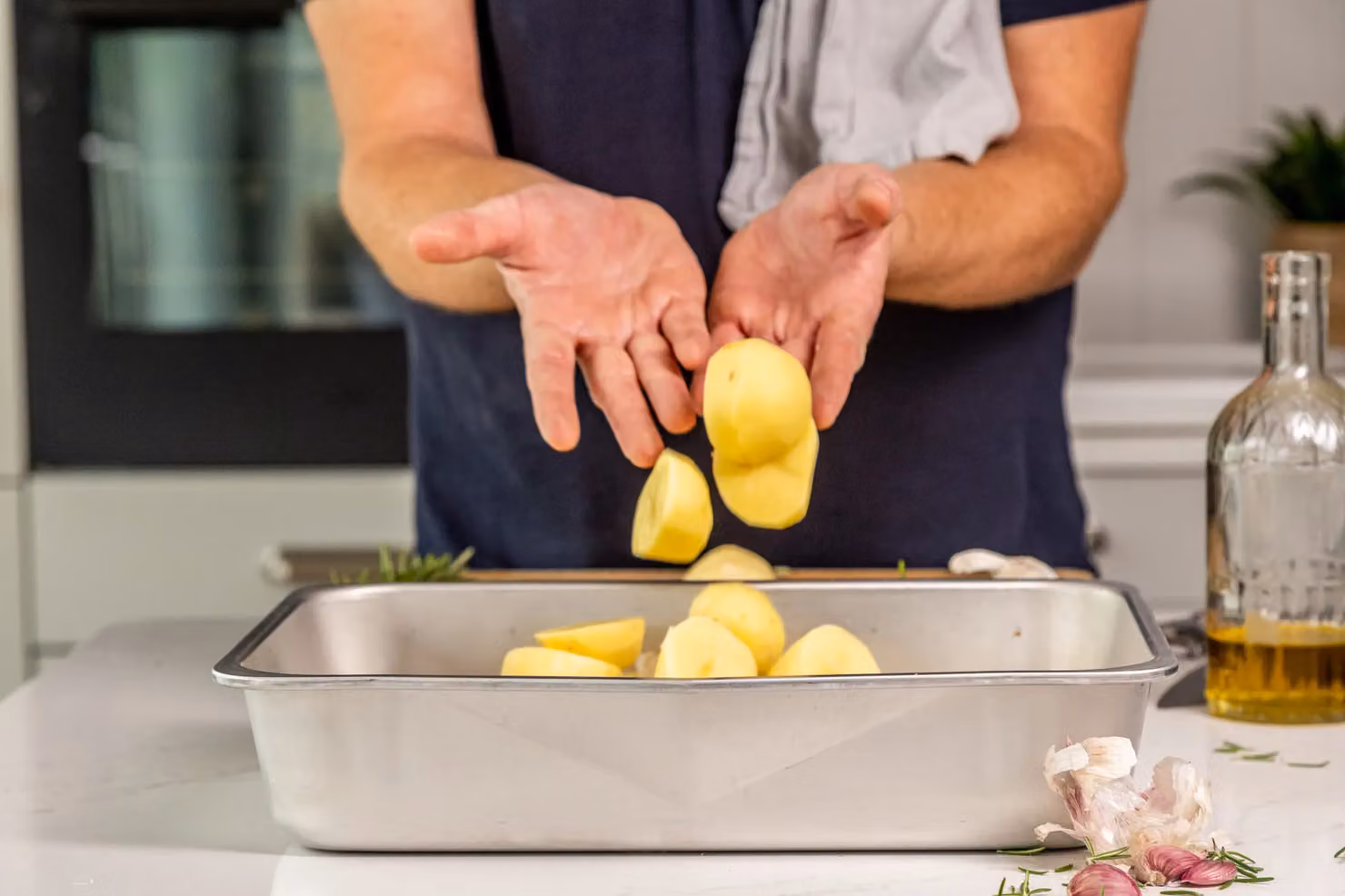 MasterClass Silver Aluminium Rectangular Roasting Pan with Pouring Spout – 4