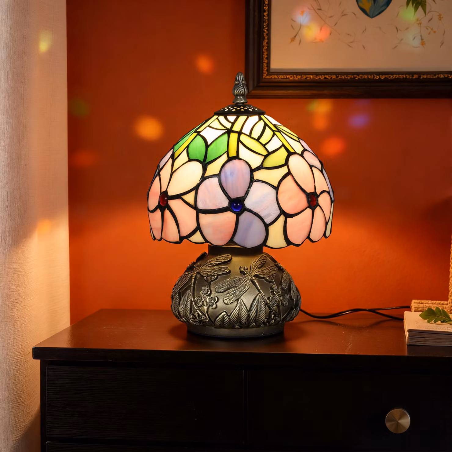 HOMCOM Tiffany-Style Table Lamp with Sculpted Dragonfly Base, Handcrafted Antique Stained Glass Bedside Lamp for Living Room and Bedroom, E27 Socket, Pink and Multicolour – 2