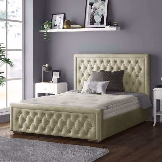 IH Design Chesterfield Upholstered Velvet Bed Frame in Green, 140 x 200 cm