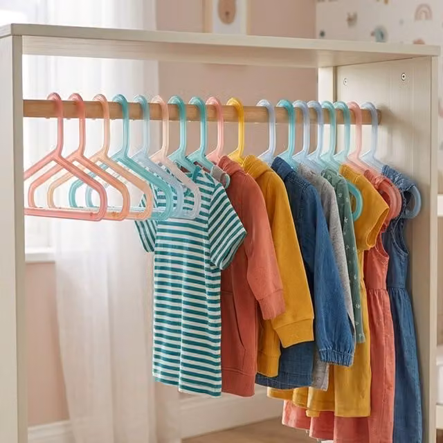 Orsina Set of 20 Multicolour Plastic Kids Clothing Hangers with Notches and Contoured Shoulders – 2