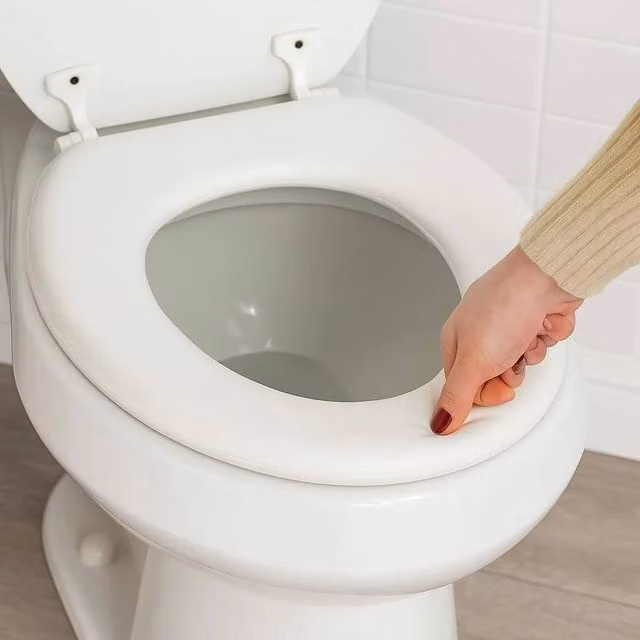 PAWNORA Pack of 2 White Oval Padded Universal Toilet Seats – 1