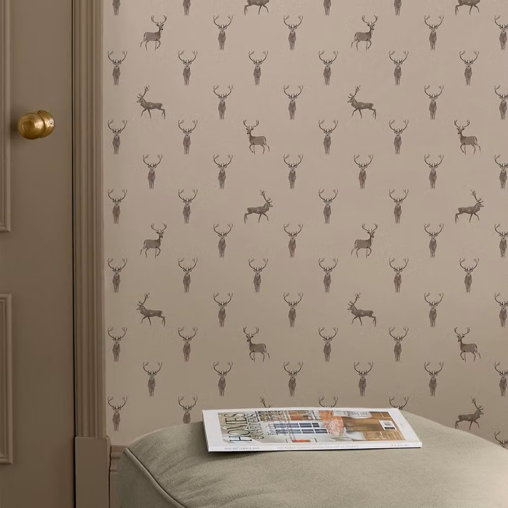 Sophie Allport Highland Stag Rutland Stone Wallpaper in Beige, W: 52 cm, H: 1000 cm – 2