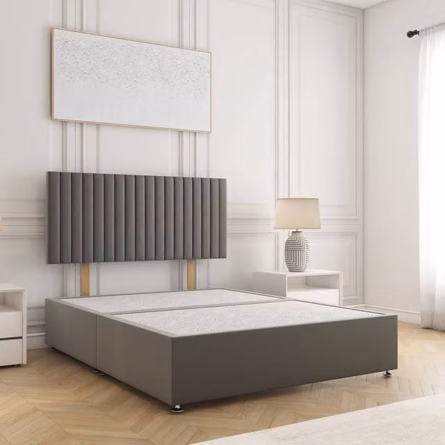BSSPOKE Brooke Small Double Divan Bed with 24 inch Plush Velvet Headboard in Grey, W/D/H: 120 x 200 cm