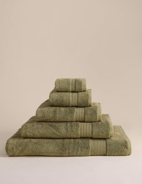 M&S Egyptian Cotton Fern Towel in Green