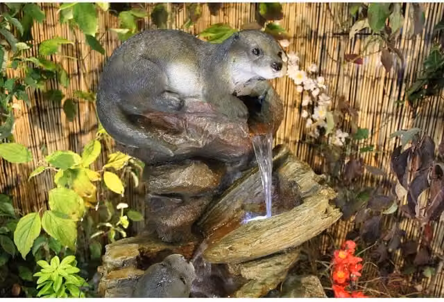 Curious Otters Tranquility Solar Powered Animal Water Fountain in Grey – 1