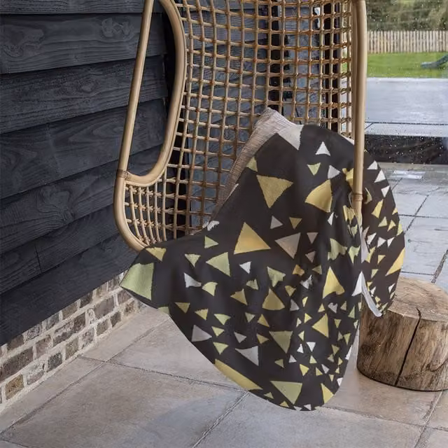Benjamin Tate Design Geometric Yellow Green and Black Fleece Blanket, W/D/H: 120 x 150 cm – 1