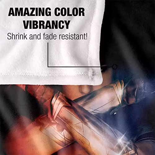 Warner Bros. Wonder Woman Arms Crossed Super Soft Fleece Throw Blanket, Multicolour, W: 91 cm, D: 147 cm – 3