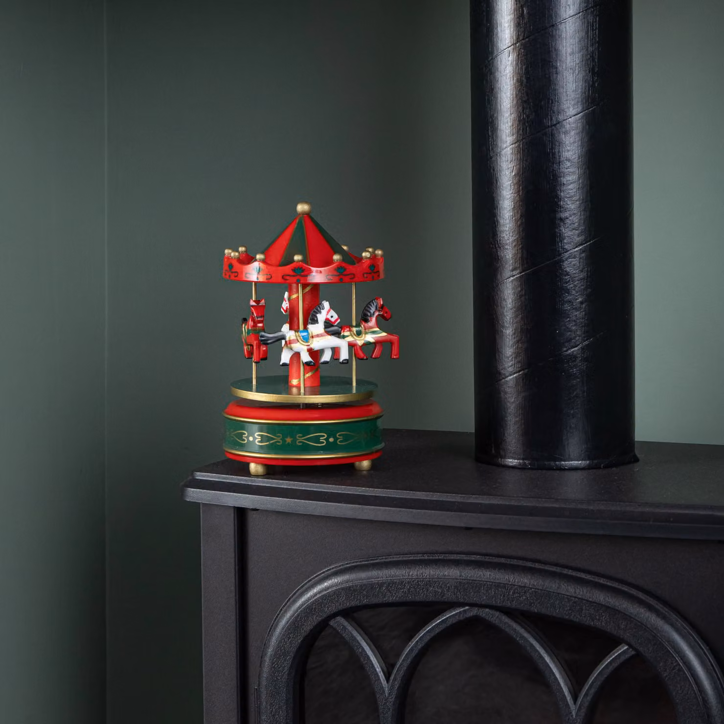 Samuel Alexander Wind Up Musical Christmas Carousel Tabletop Decoration in Red, Green and Gold, Height: 18 cm – 3