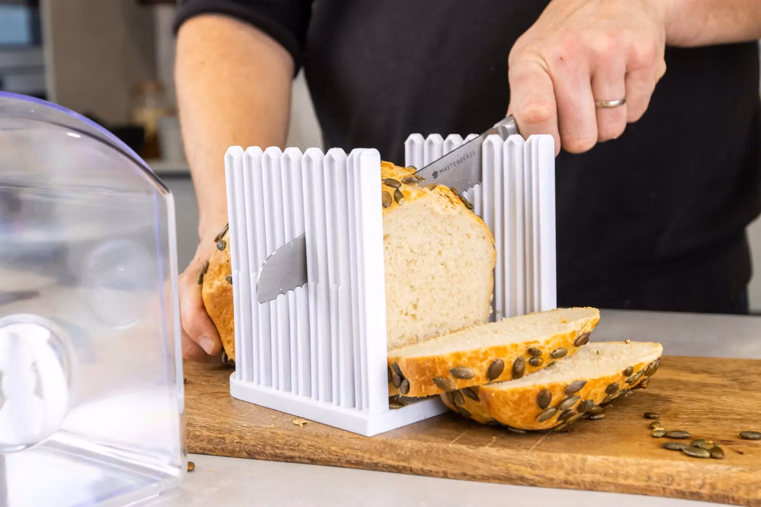 KitchenCraft Clear Acrylic Expandable Breadkeeper, Transparent Ventilated Plastic Bread Bin – 8