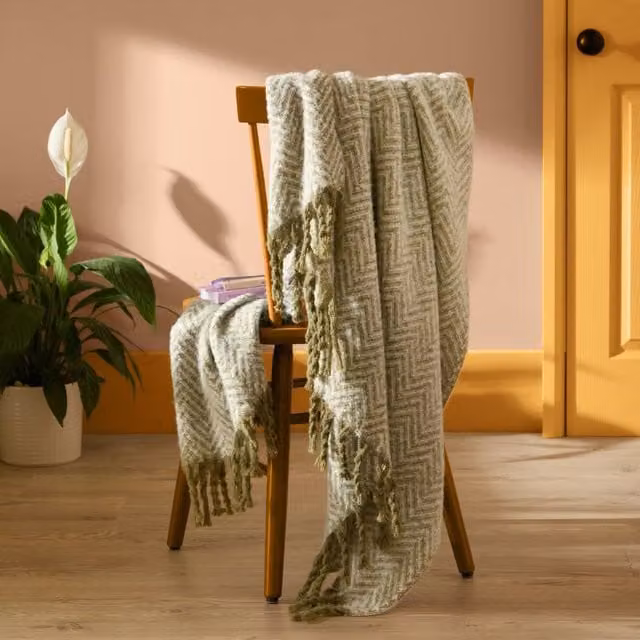 Furn Tweedie Brushed Herringbone Woven Throw with Fringes in Green, W: 130 cm, L: 180 cm – 1