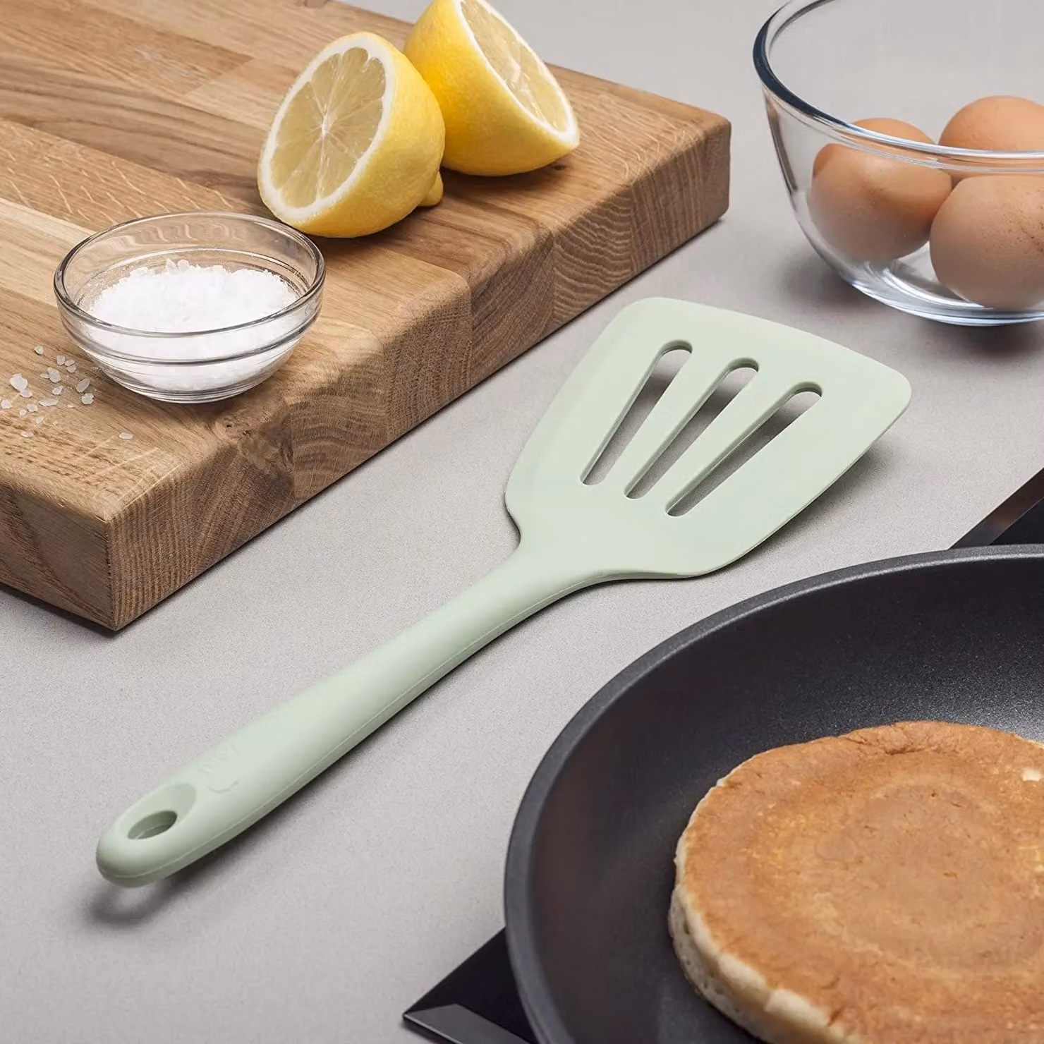Zeal Silicone Non-Stick Slotted Turner, Heat Resistant and Non-Scratch, Green, 30 cm – 2