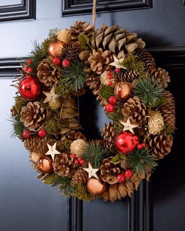 Dibor Red and Bronze Christmas Wreath with Baubles and Stars, Diameter: 36 cm – 2