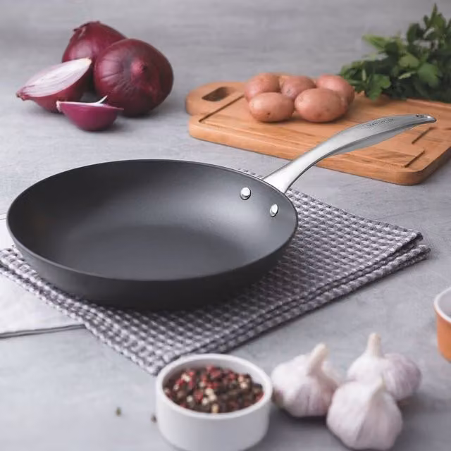 Tramontina Black Enamelled Cast Iron Frying Pan, 26 cm, 2.1 l – 2