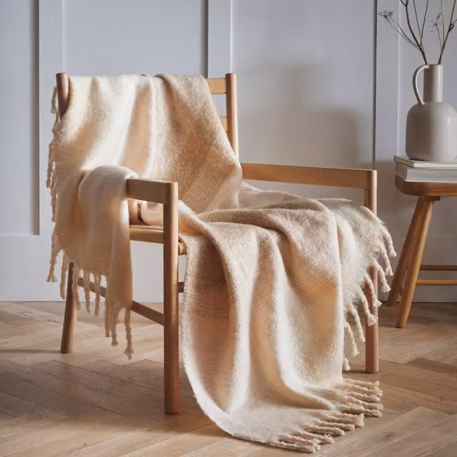 Portfolio Home Helsinki Throwover Bed Throw Blanket in Beige, W/D/H: 127 x 152 cm