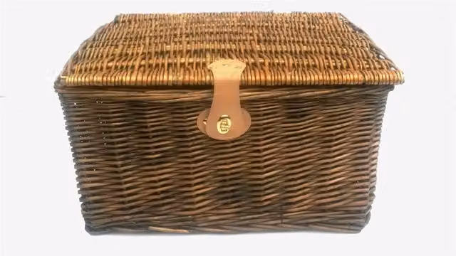 Topfurnishing Picnic Hamper Lidded Basket with Latch in Brown, Width: 39 cm