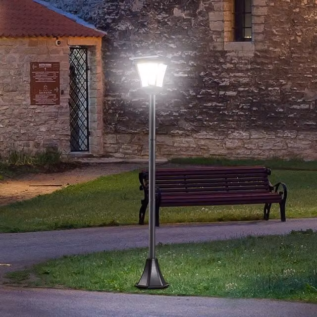 Outsunny Solar LED Garden Post Lamp, Black, IP44 Waterproof Outdoor Lantern with Dusk Sensor and Dimmable Cool White Light