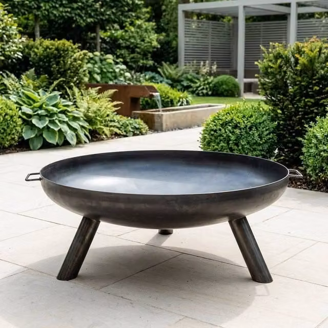 Garden Greatness Ultimo Caldera Contemporary Steel Firebowl in Black, W/D/H: 111 x 100 x 38 cm – 1